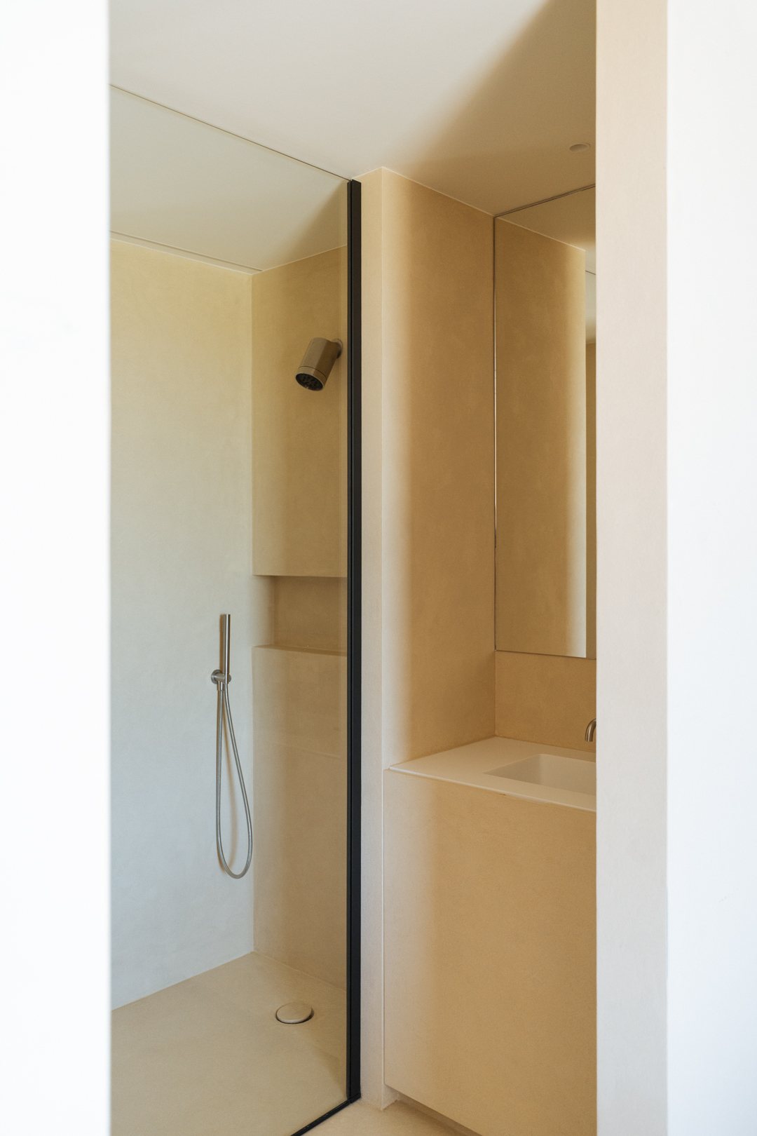 Douche en lavabomeubel in Micro-Quartz